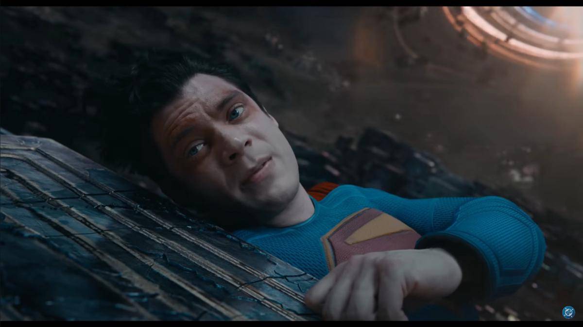 superman terbaring.jpg