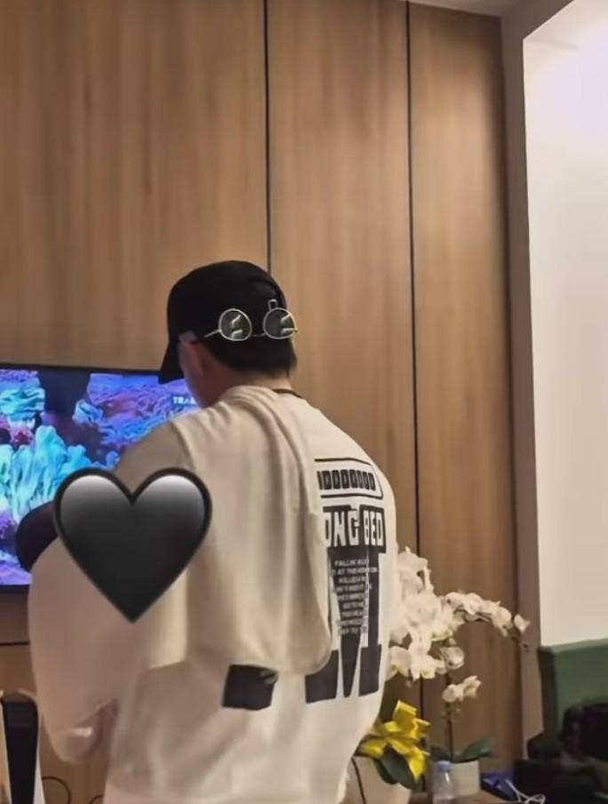 Atta dan Aurel jenguk baby Arash (Instagram.com/attahalilintar)