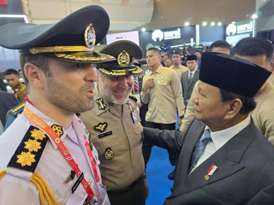 Potret Kala Jenderal Iran Ditepis Paspampres di Indo Defence 2025