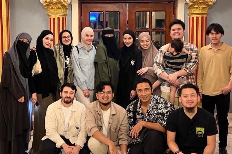 7 Potret Artis Indonesia ke Kairo untuk Ikut Aksi Global March to Gaza