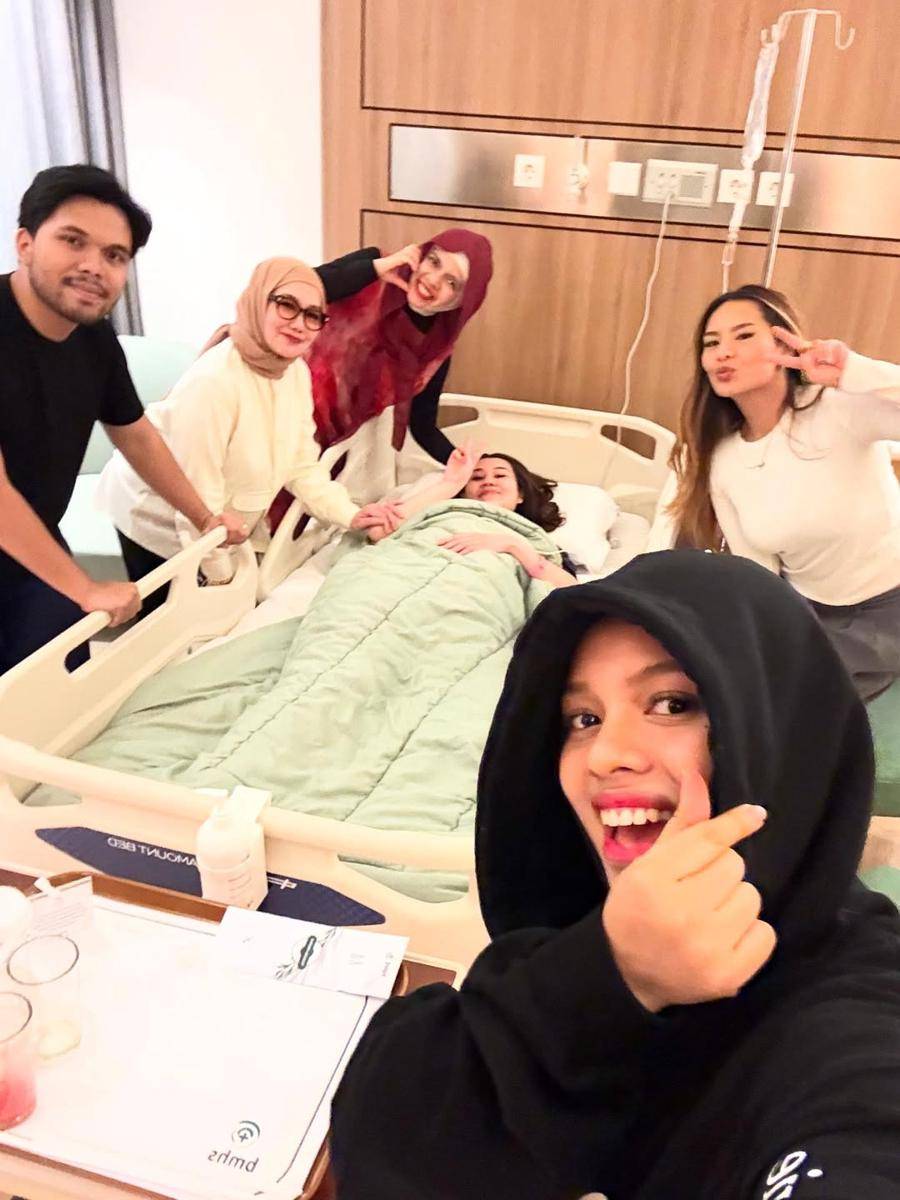 Keluarga Aaliyah dan Thariq (instagram.com/genifaruk)