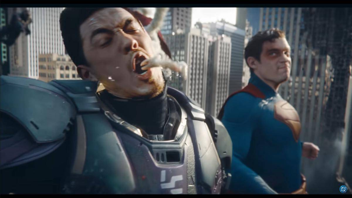 superman meninju.jpg