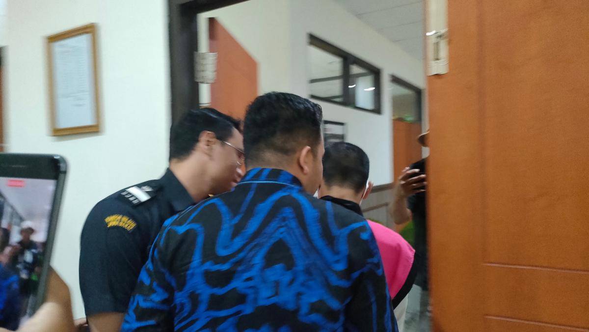 Tersangka rokok ilegal.jpg