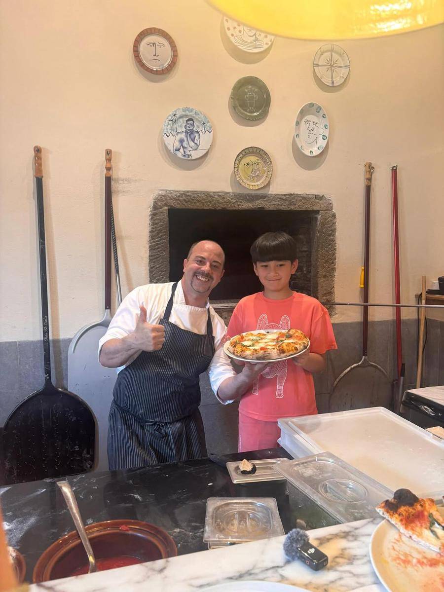 Rafathar dan Rayyanza belajar bikin pizza di Italia (instagram.com/raffinagita1717)
