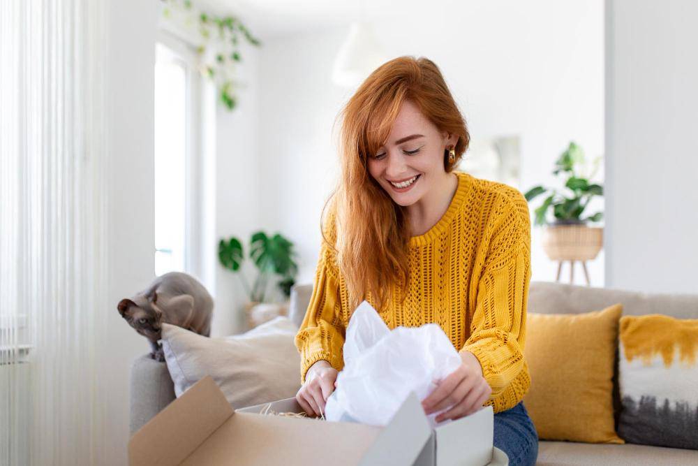 momen unboxing atau membuka kemasan (freepik.com/stefamerpik)