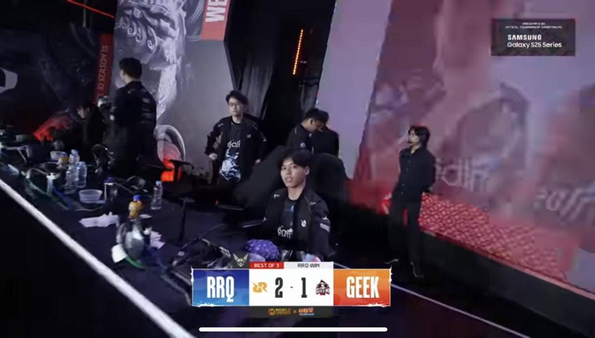 Kemenangan RRQ atas GEEK yang mengantarkan mereka ke play-off. (youtube.com/MPL Indonesia)