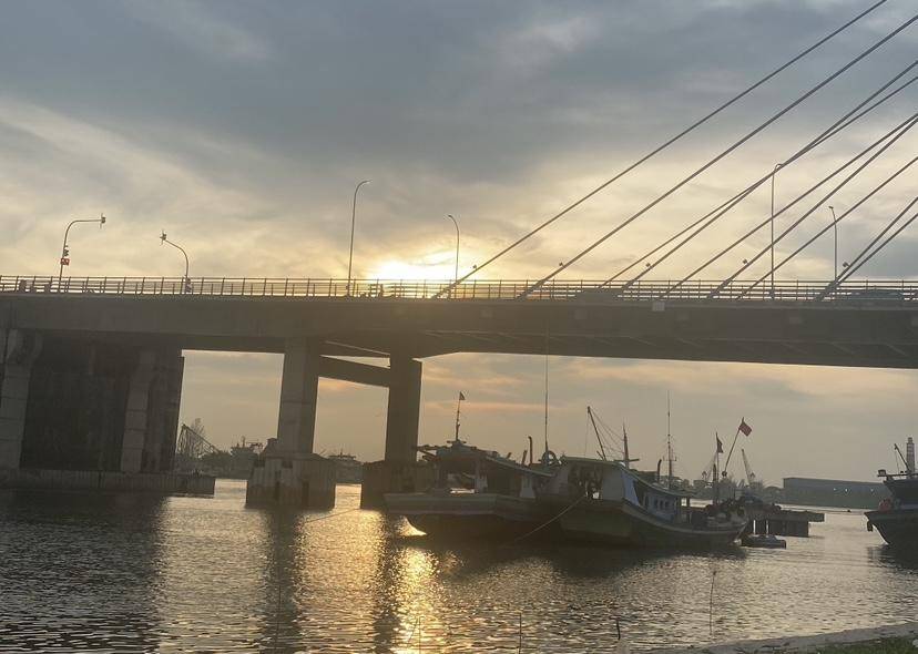 Jembatan Emas (dok pribadi/Cici Nasya Nita)