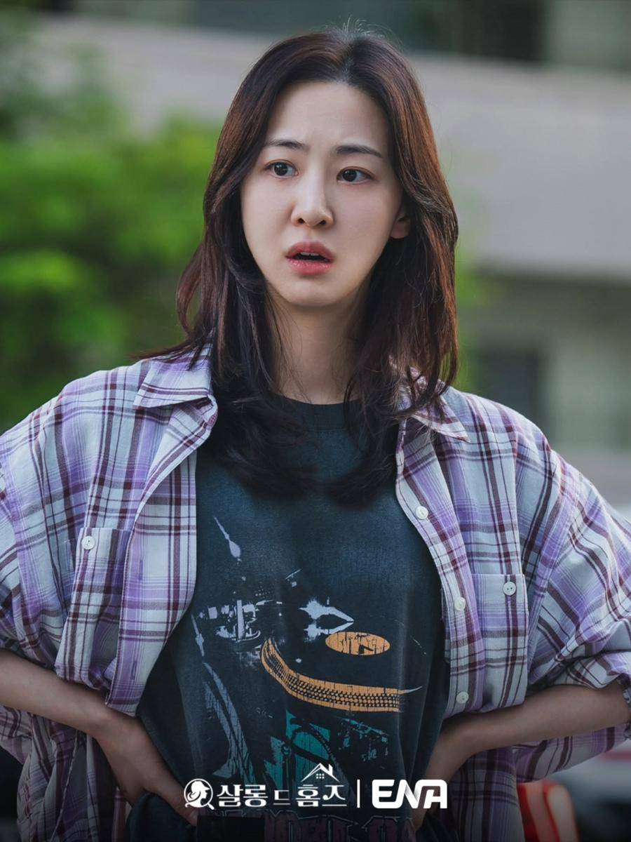 still cuts drama Salon de Holmes (instagram.com/channel.ena.d)