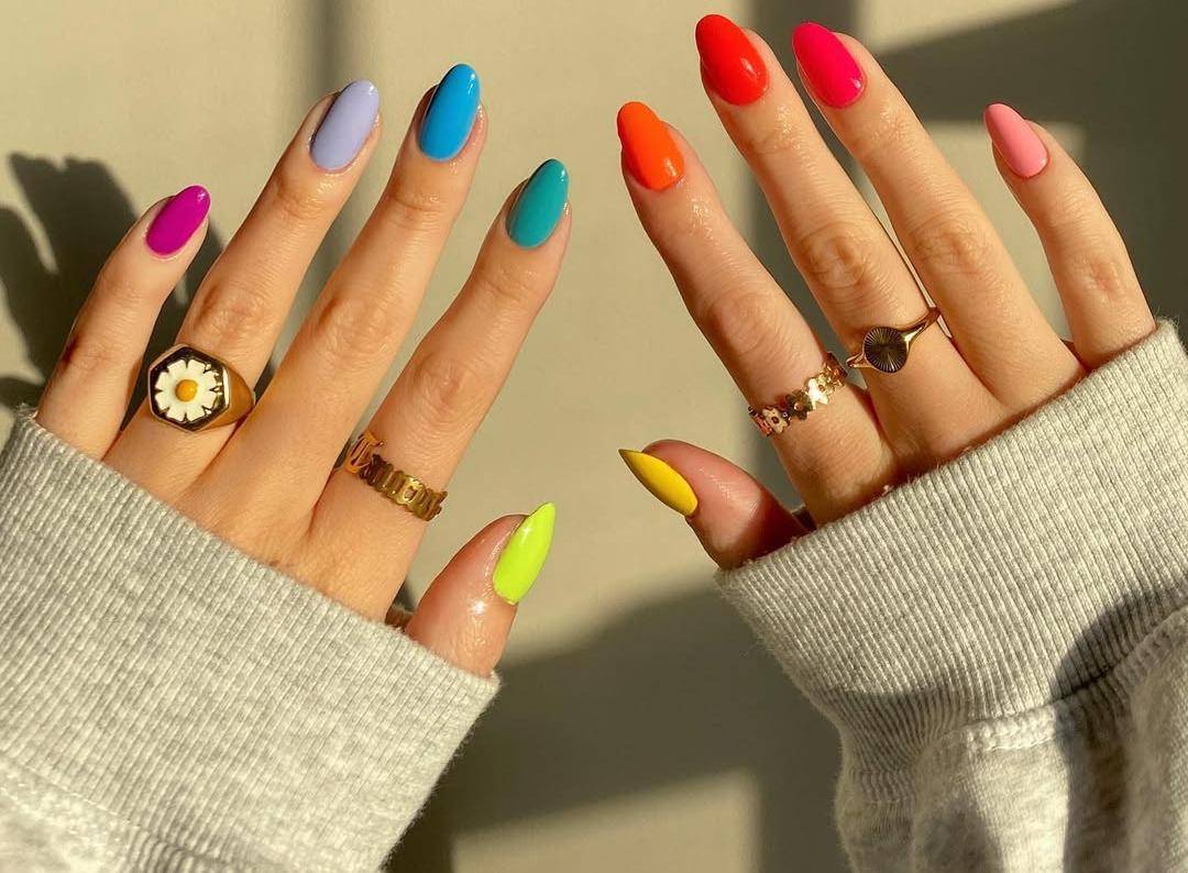 Inspirasi dopamine nail art (instagram.com/pop_polished)