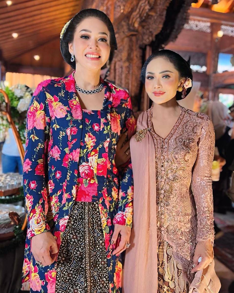 Happiest%20mother%20on%20earth-2.jpg