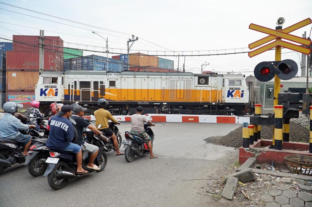 363 Perlintasan Kereta Api di Jatim Tanpa Palang Pintu