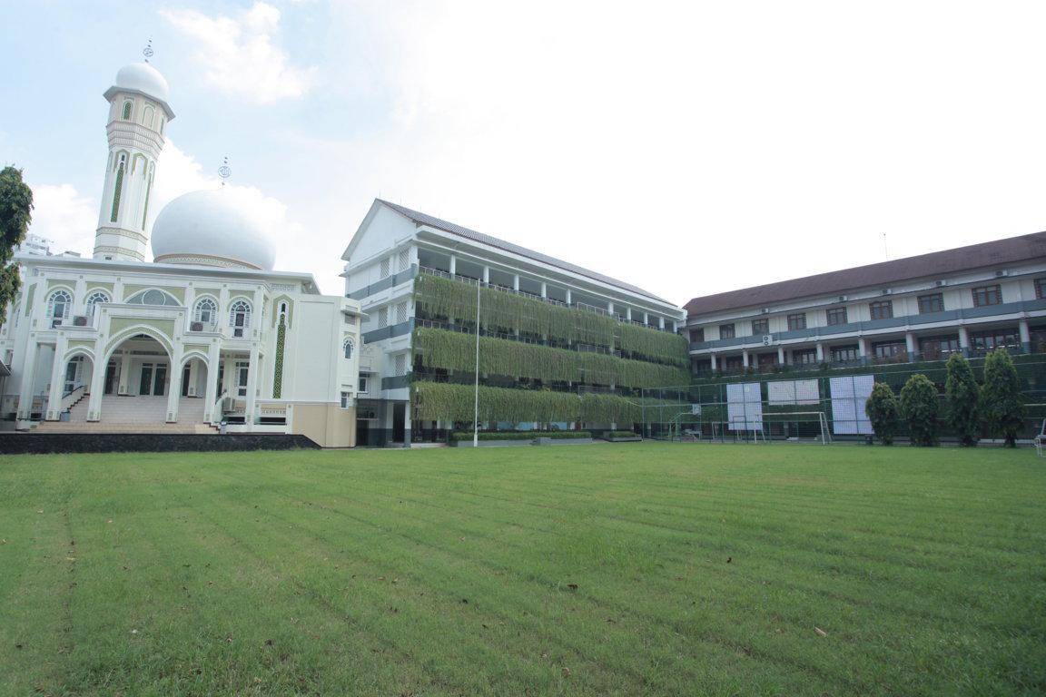 SMA Labschool Kebayoran Jakarta.jpg