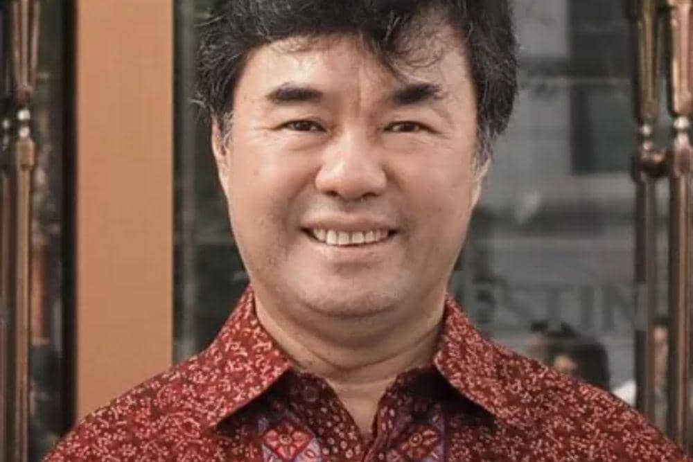 profil Martua Sitorus