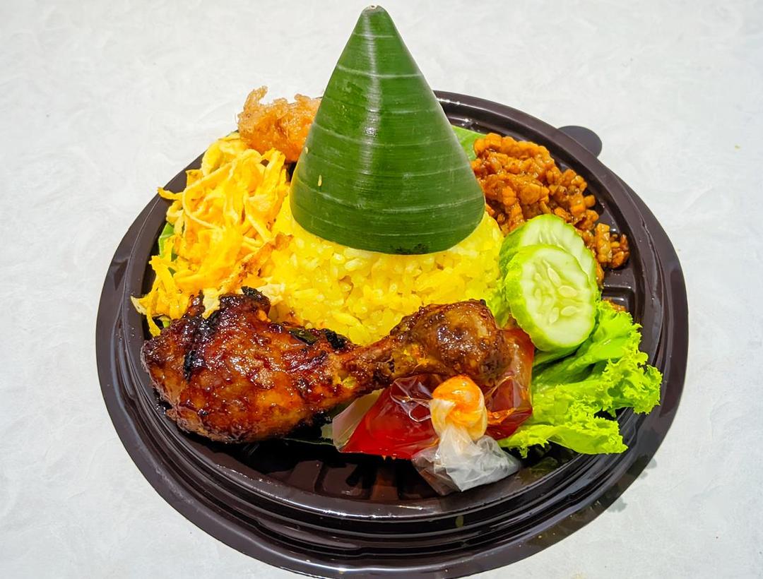 Resep dan Tips Masak Nasi Kuning untuk Tumpeng Syukuran HUT RI