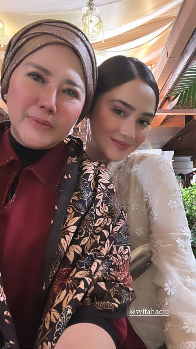 Syifa Hadju 
