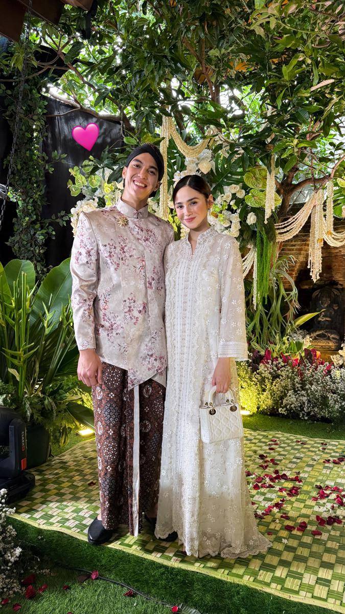 Artis di Pengajian dan Siraman Al Ghazali (Instagram.com/syifahadju)