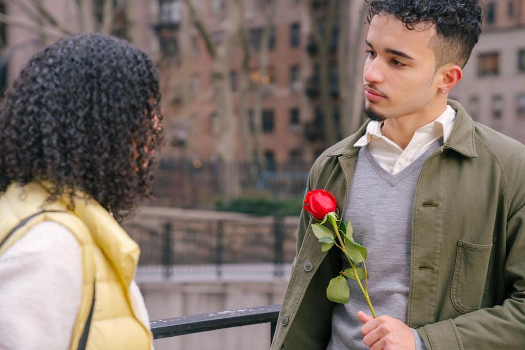 5 Kalimat Manis dari Pelaku Love Bombing yang Perlu Diwaspadai, Awas Terjebak!