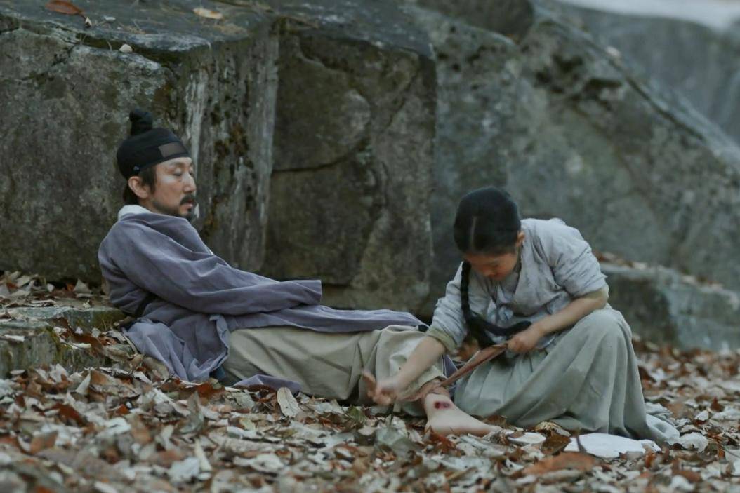 cuplikan drakor The First Night with the Duke (dok. VIU/The First Night with the Duke)