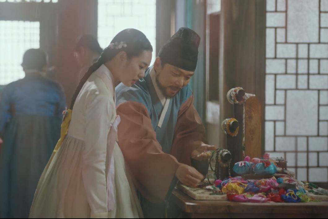 cuplikan drakor The First Night with the Duke (dok. VIU/The First Night with the Duke)
