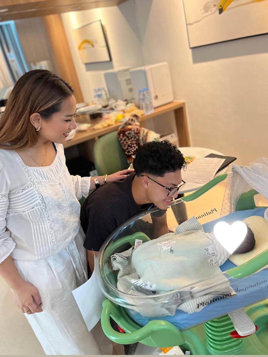 Reza Artamevia dan Angelina Sondakh sambut kelahiran cucu (instagram.com/rezaartameviaofficial)
