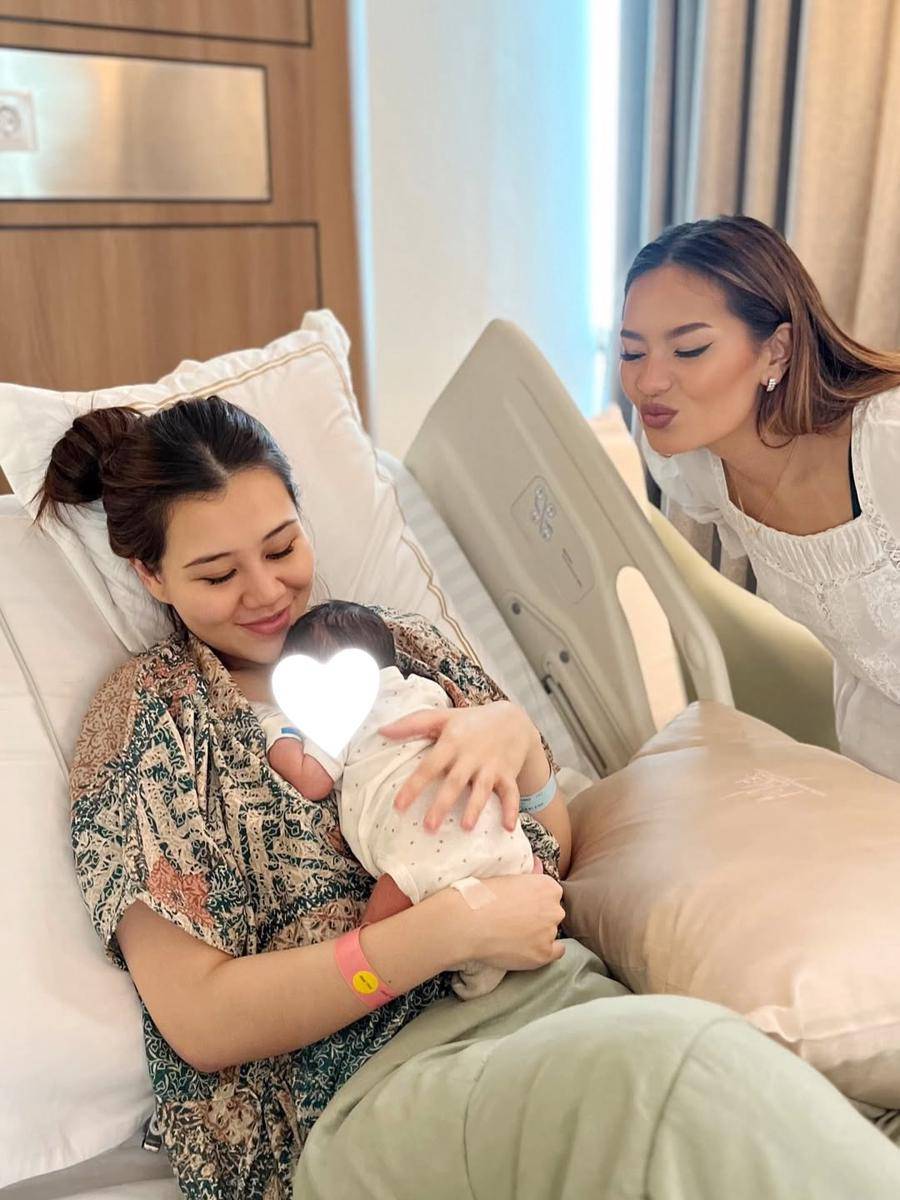 Reza Artamevia dan Angelina Sondakh sambut kelahiran cucu (instagram.com/rezaartameviaofficial)