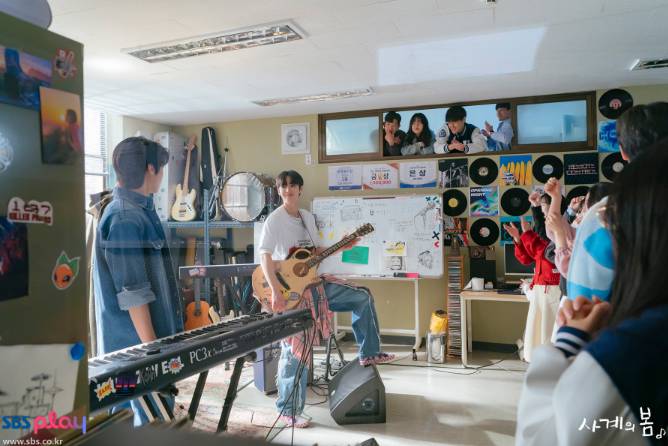 cuplikan drama Spring of Youth (dok. SBS/Spring of Youth)