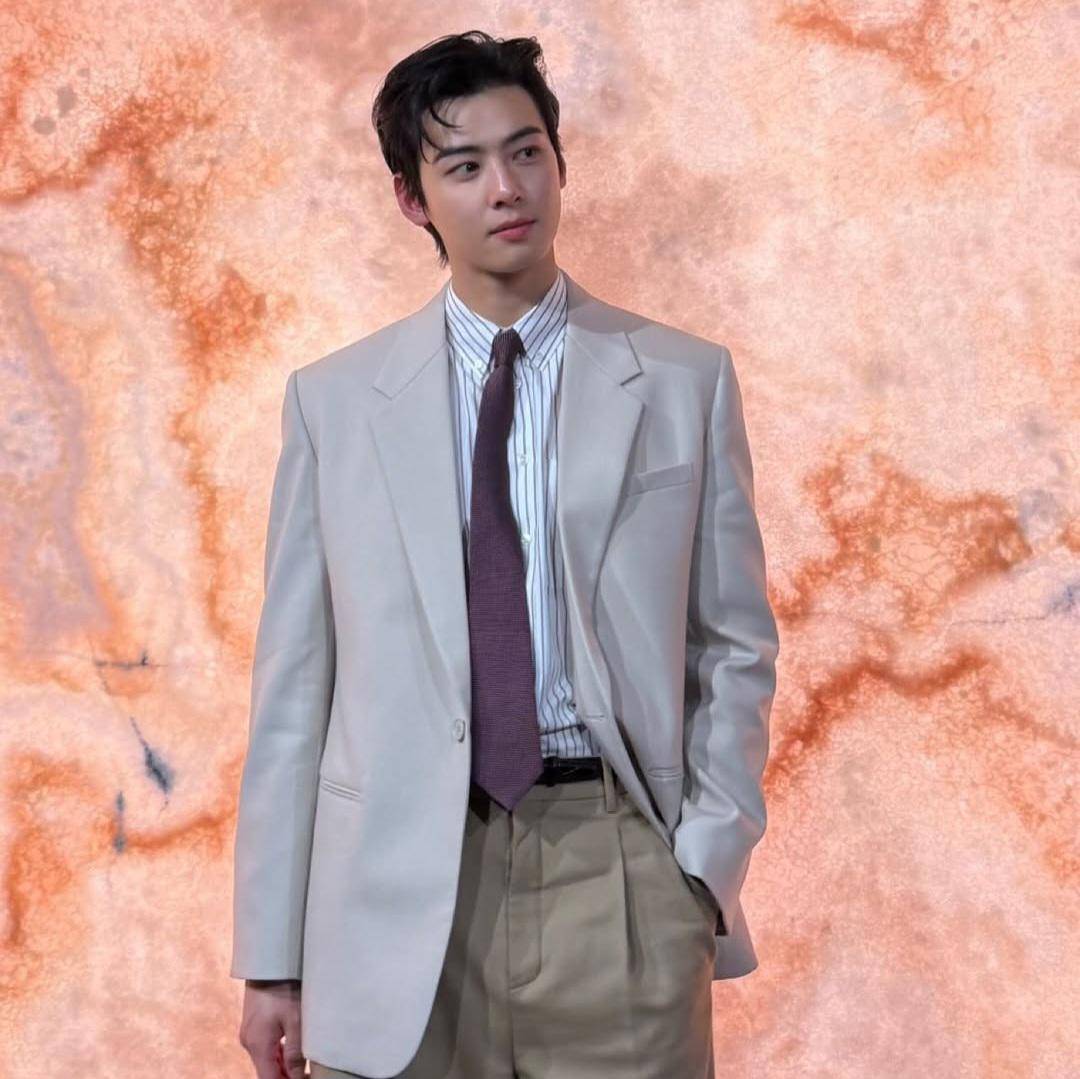 Eunwoo ASTRO (instagram.com/eunwo.o_c)