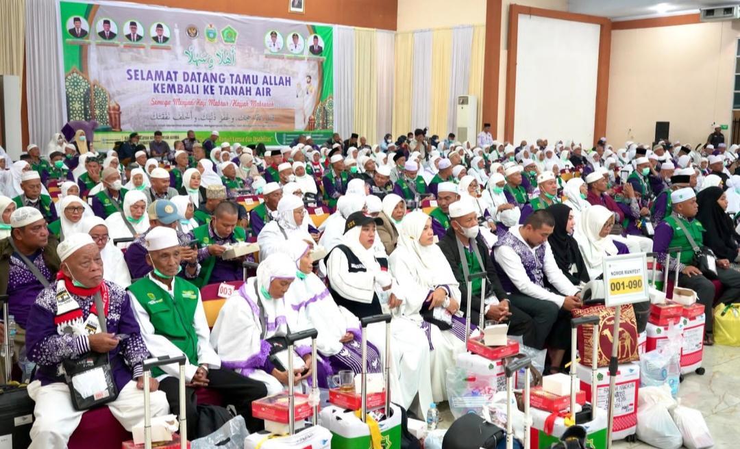Sebanyak 352 Jemaah Haji Kloter 3 Medan Tiba di Tanah Air