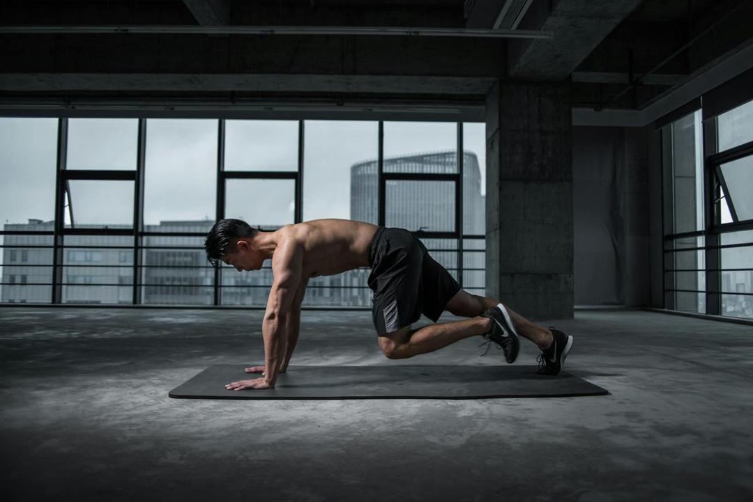 5 Latihan Simple Tapi Efektif Bikin Badan Lebih Tegap, Cobain!