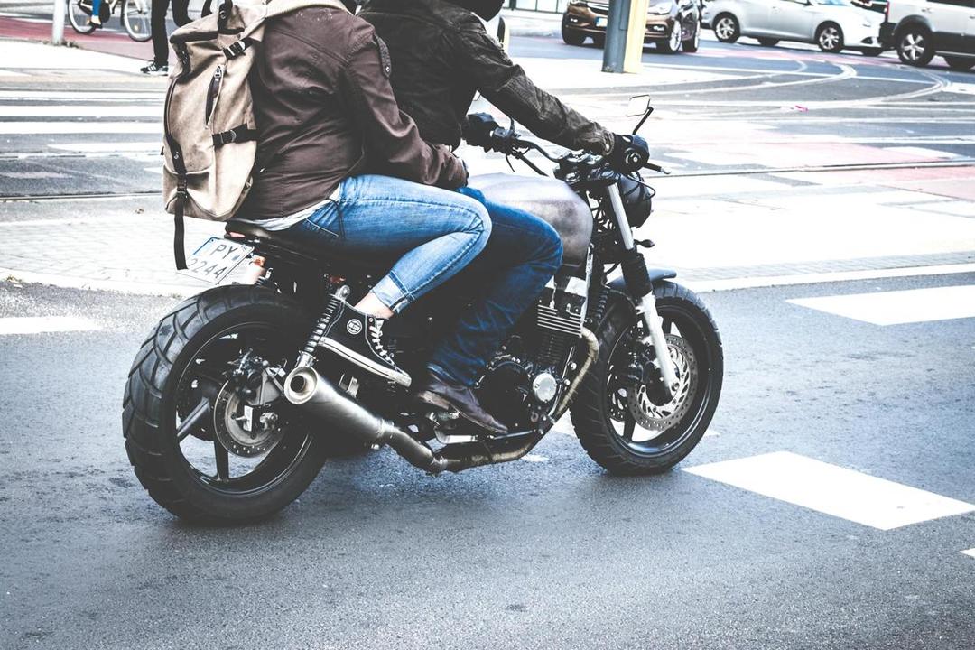 4 Cara Mengatasi Rem Motor yang Panas, Hati-hati!
