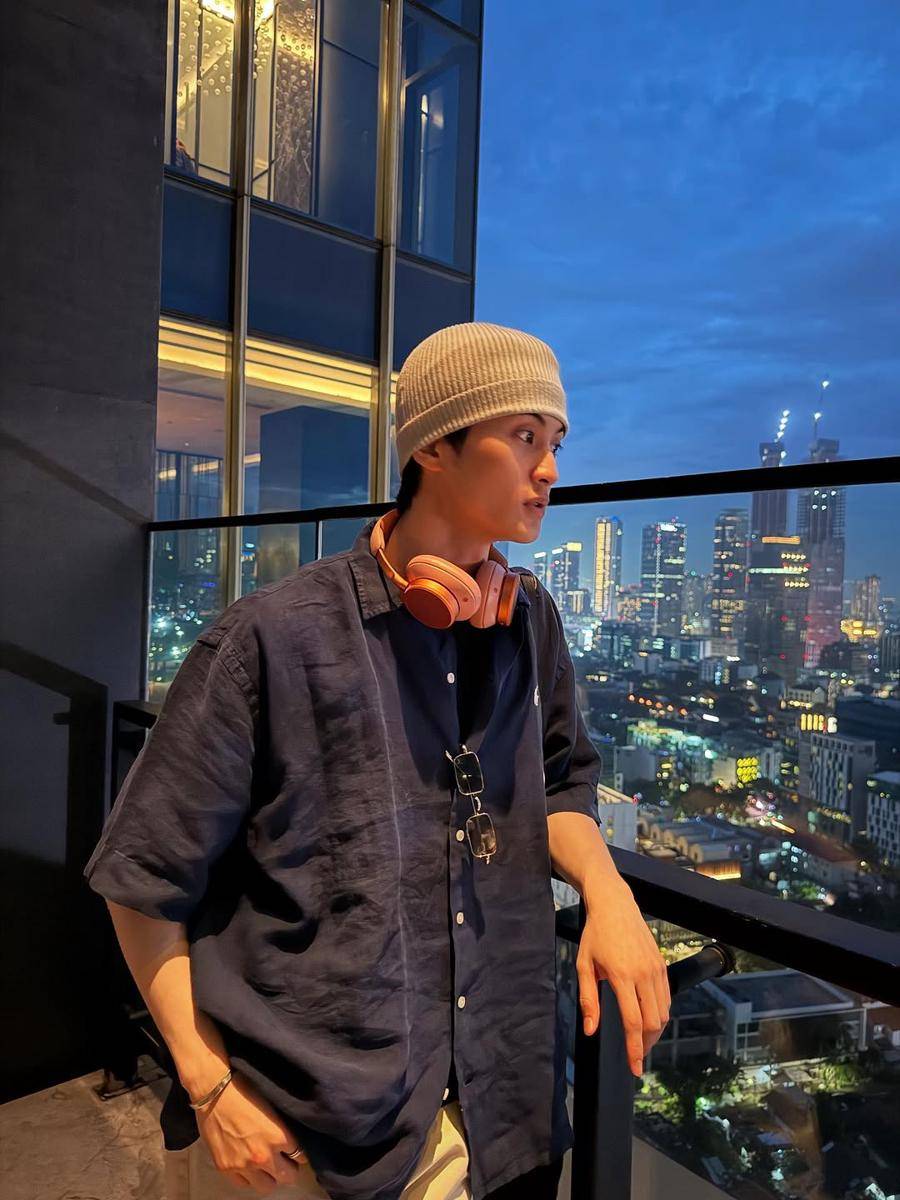 potret Mark NCT di Jakarta (instagram.com/onyourm__ark)