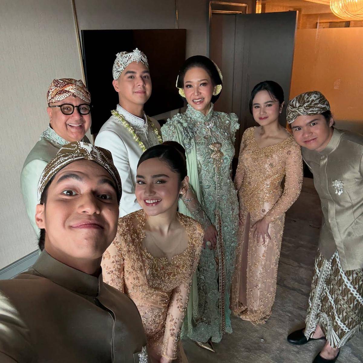 Syifa Hadju dan Tissa Biani di Akad Nikah Al Ghazali (Instagram.com/tissabiani)