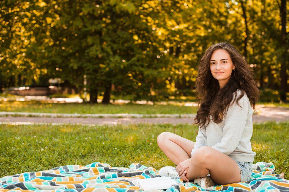 ilustrasi perempuan me time (freepik.com/freepik)