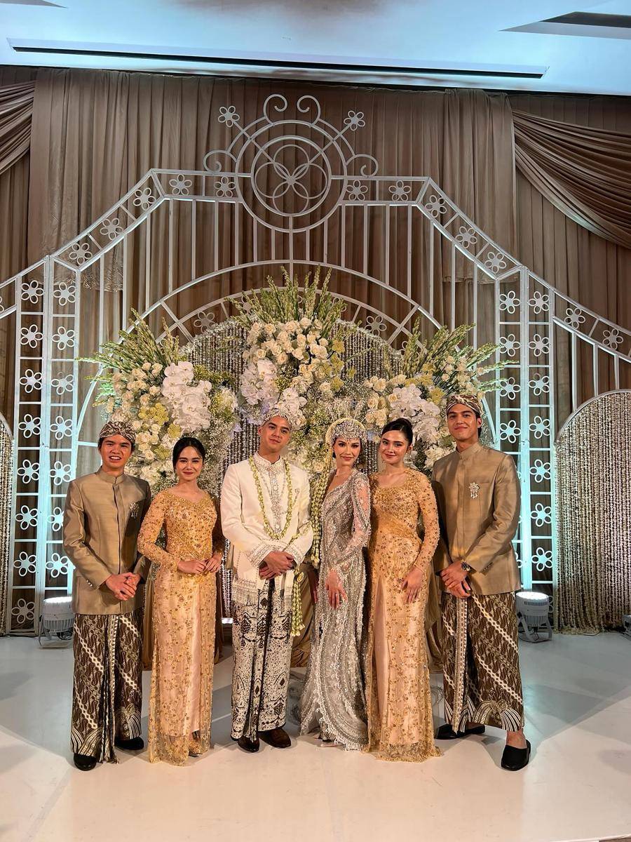 Syifa Hadju dan Tissa Biani di Akad Nikah Al Ghazali (Instagram.com/tissabiani)