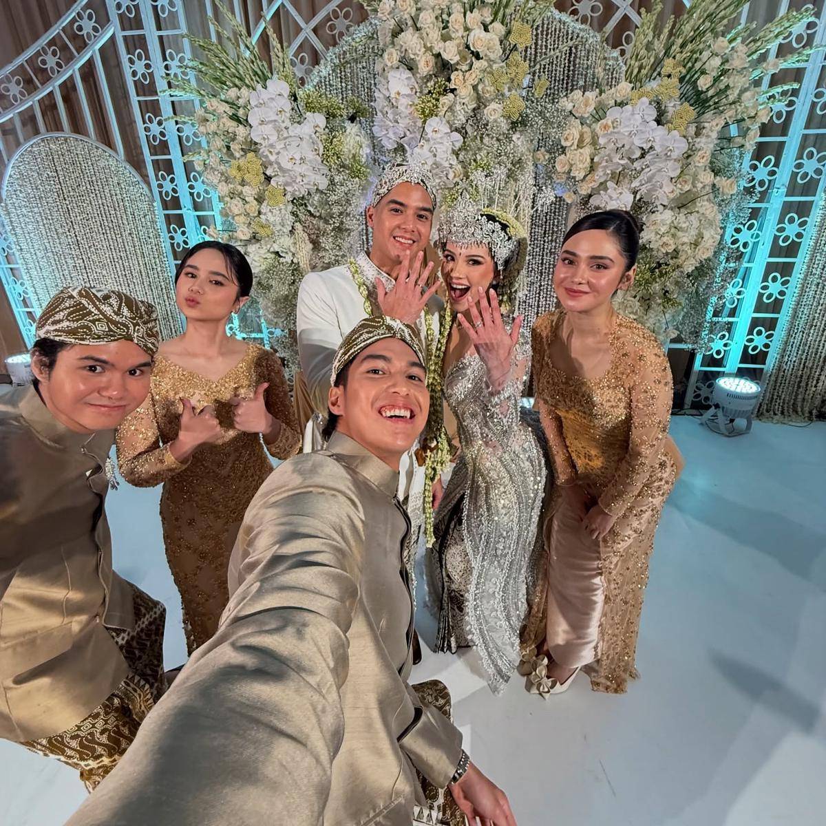 Syifa Hadju dan Tissa Biani di Akad Nikah Al Ghazali (Instagram.com/tissabiani)