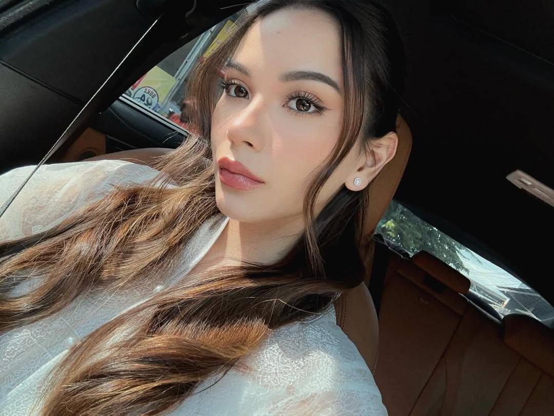 inspirasi hairdo untuk kondangan ala Alyssa Daguise (instagram.com/alyssadaguise)