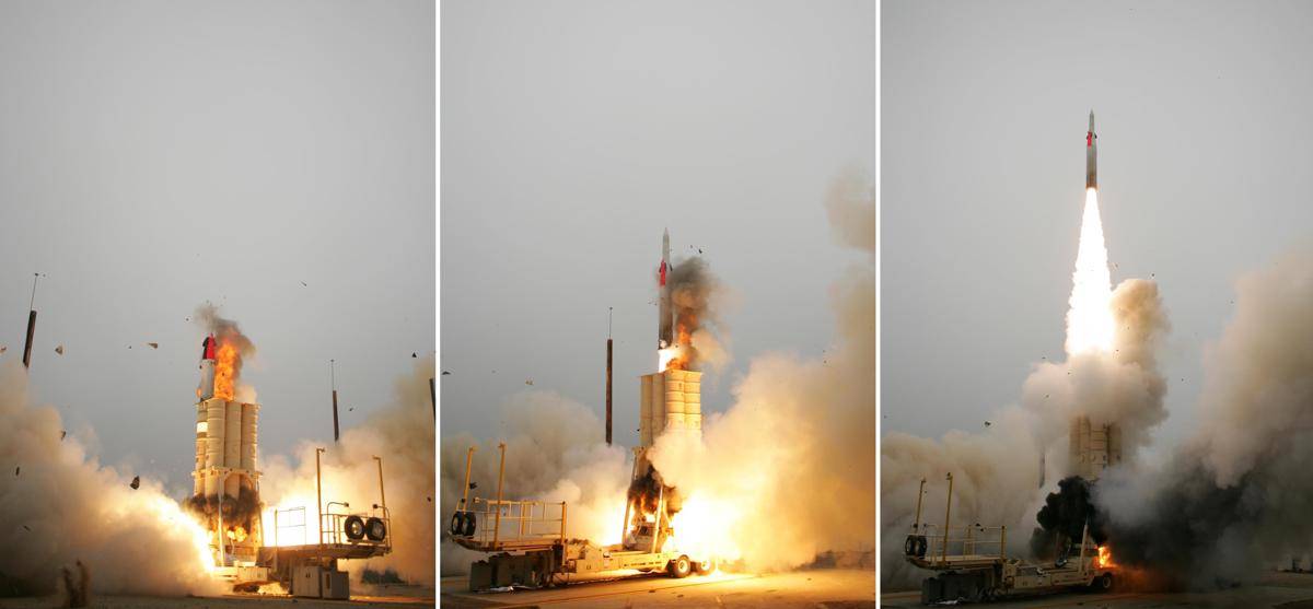 uji coba Arrow pada 2004. (commons.wikimedia.org/US MIssile Defense Agency) 