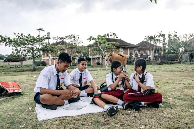 8 Contoh Kartu Ucapan Kenaikan Kelas, Penuh Kata-kata Motivasi!