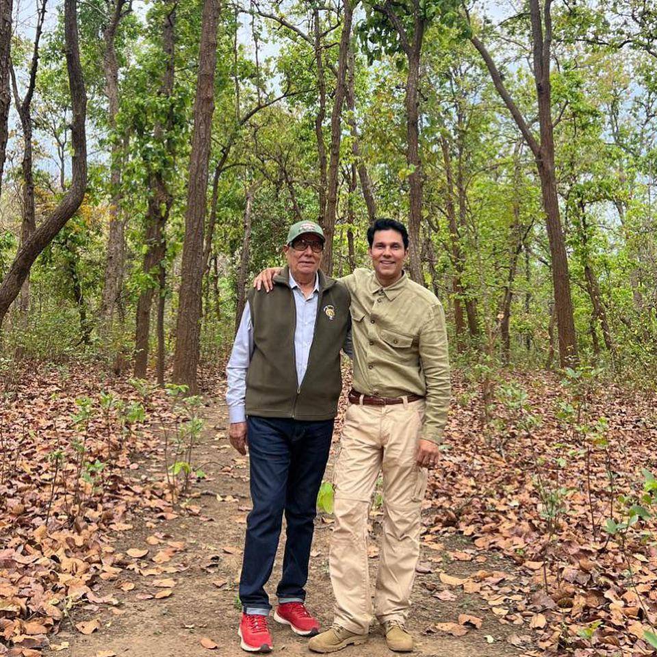 Randeep Hooda dan ayahnya (instagram.com/randeephooda)