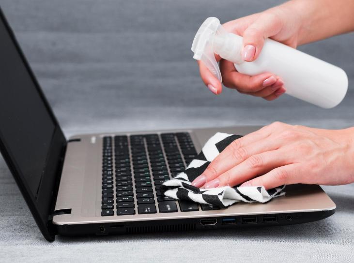 5 Cara Menghilangkan Bekas Stiker di Botol atau Laptop