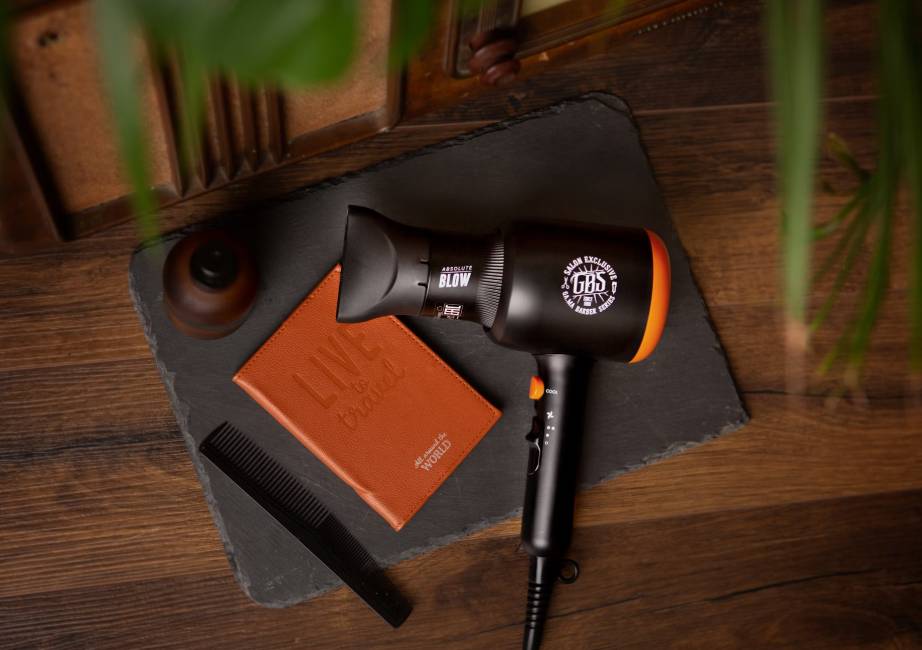 ilustrasi hair dryer (unsplash.com/Andrea Donato)