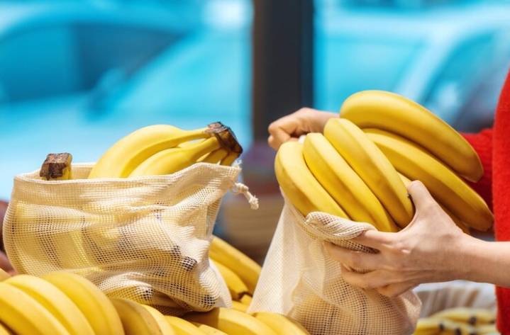 Pisang (freepik.com/frimufilms)  