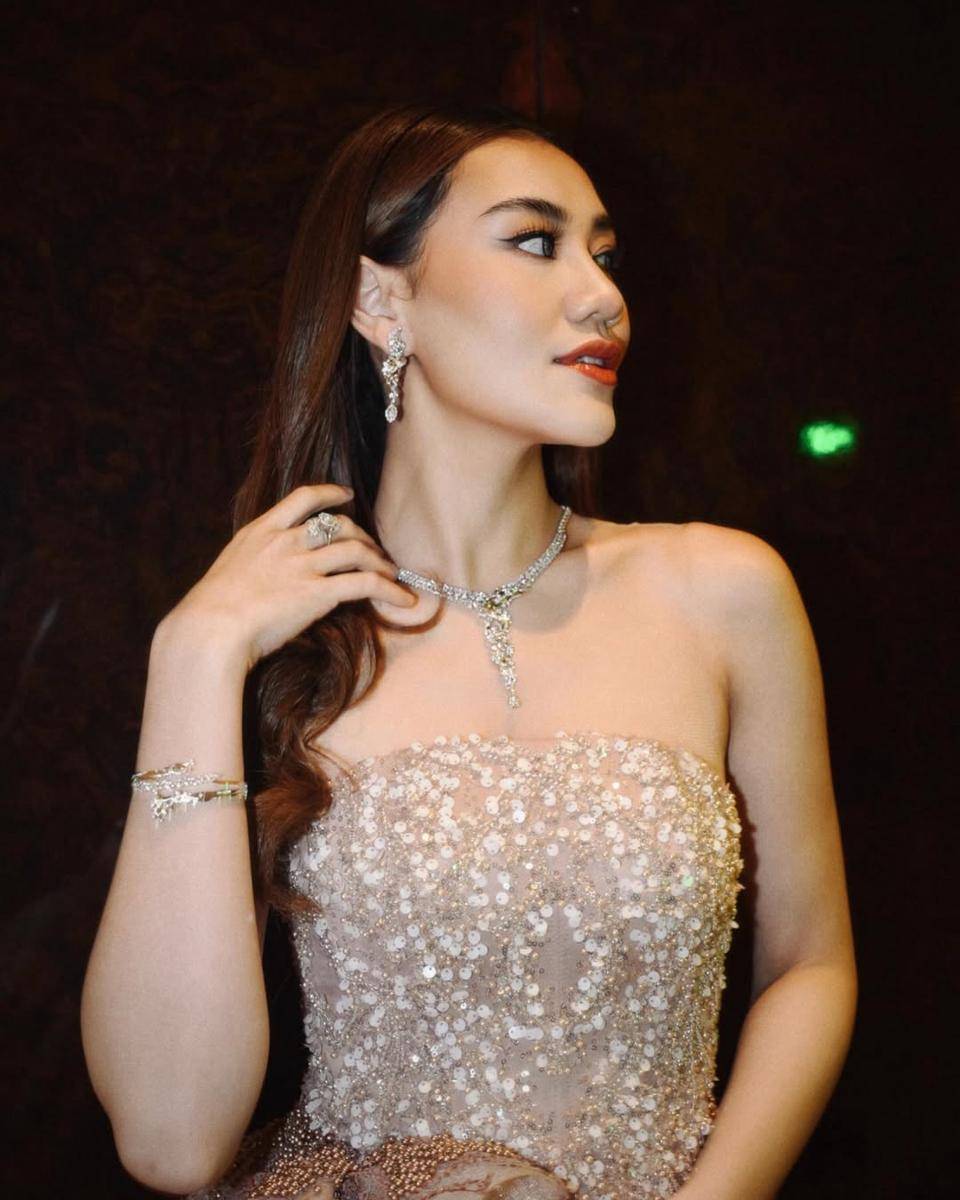 inspirasi hairdo ala Aaliyah Massaid (instagram.com/aaliyah.massaid)