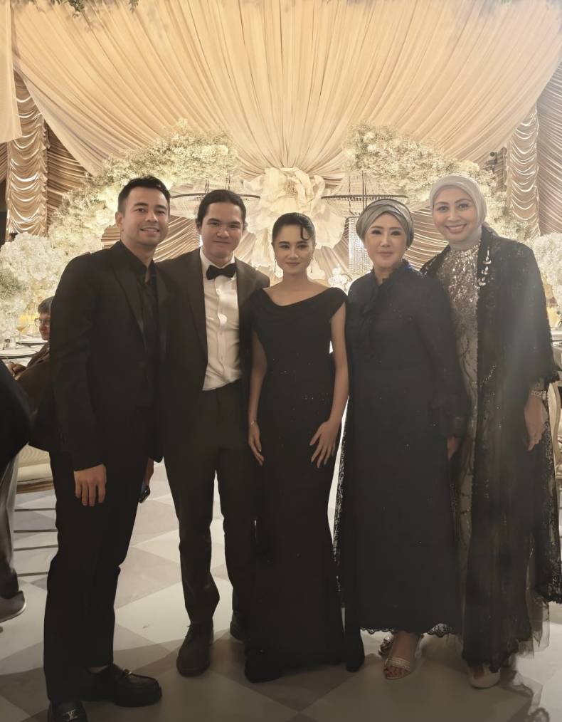 artis di resepsi Al Ghazali dan Alyssa