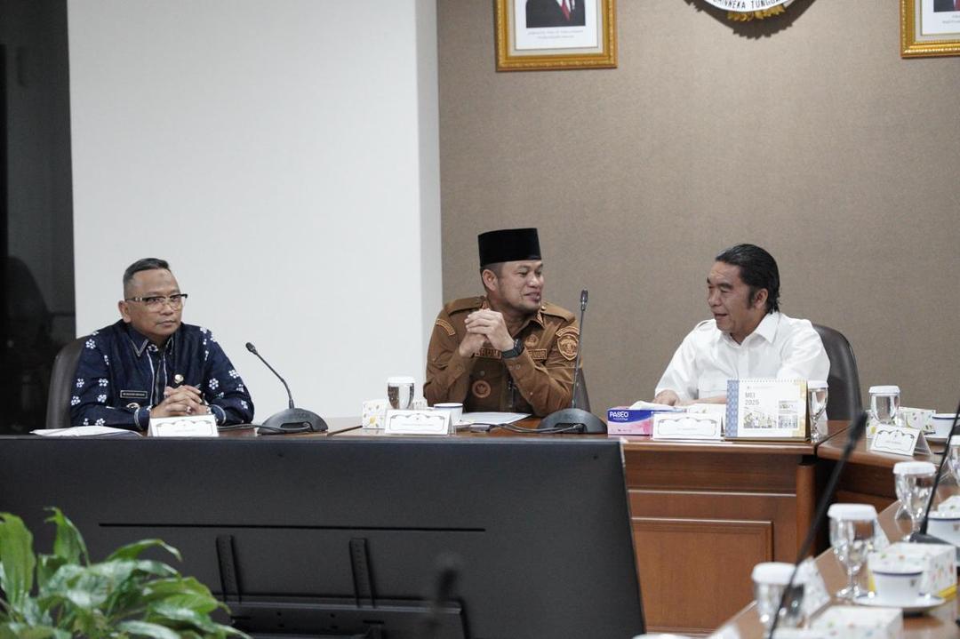 Gibran Turun Tangan! Jalan Nasional Bebas dari Truk Batu Bara PT MCM