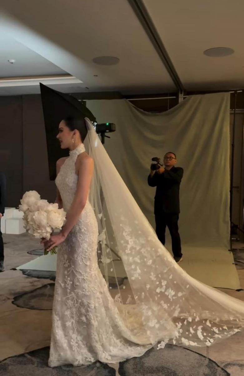 Gaya Alyssa Daguise di Resepsi Pernikahannya