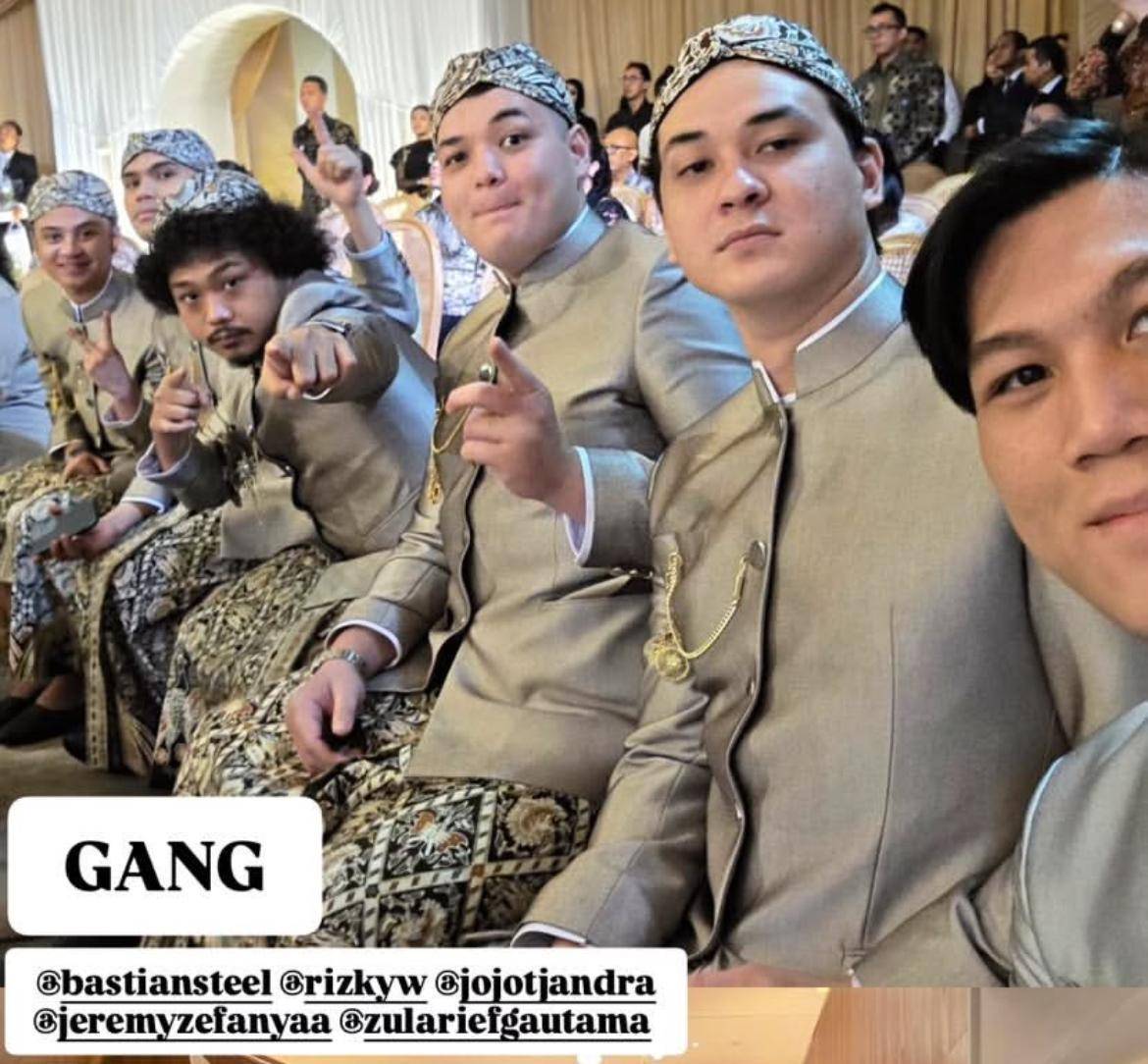 Groomsmen di akad nikah Al Ghazali dan Alyssa (instagram.com/brandon2302)