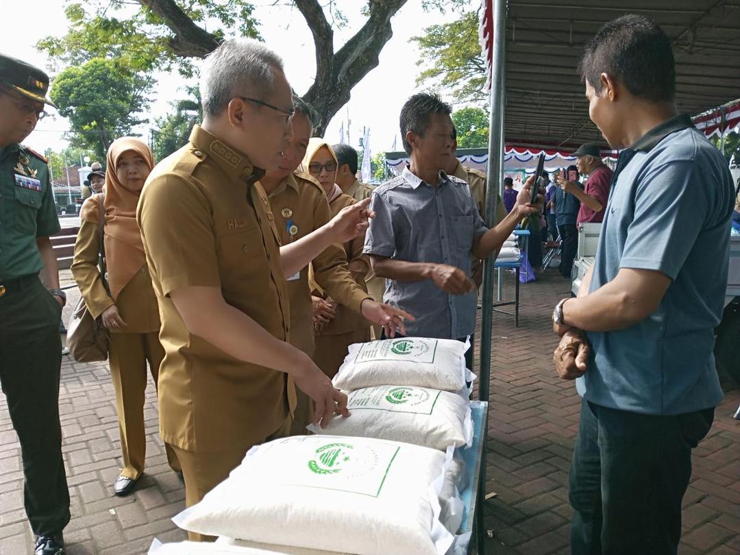 Gerakan Pangan Murah Warga Bantul Borong Beras Premium  