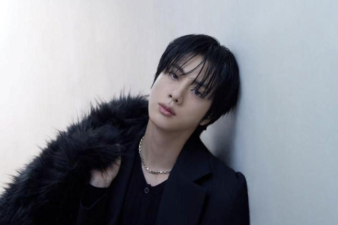 ⁠Jin BTS Curhat Pernah Ditipu dan Dikira Penipu, Kok Bisa?