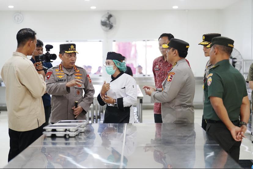 Kapolri Tinjau SPPG Polda Bali, Pastikan Dukung Program MBG 